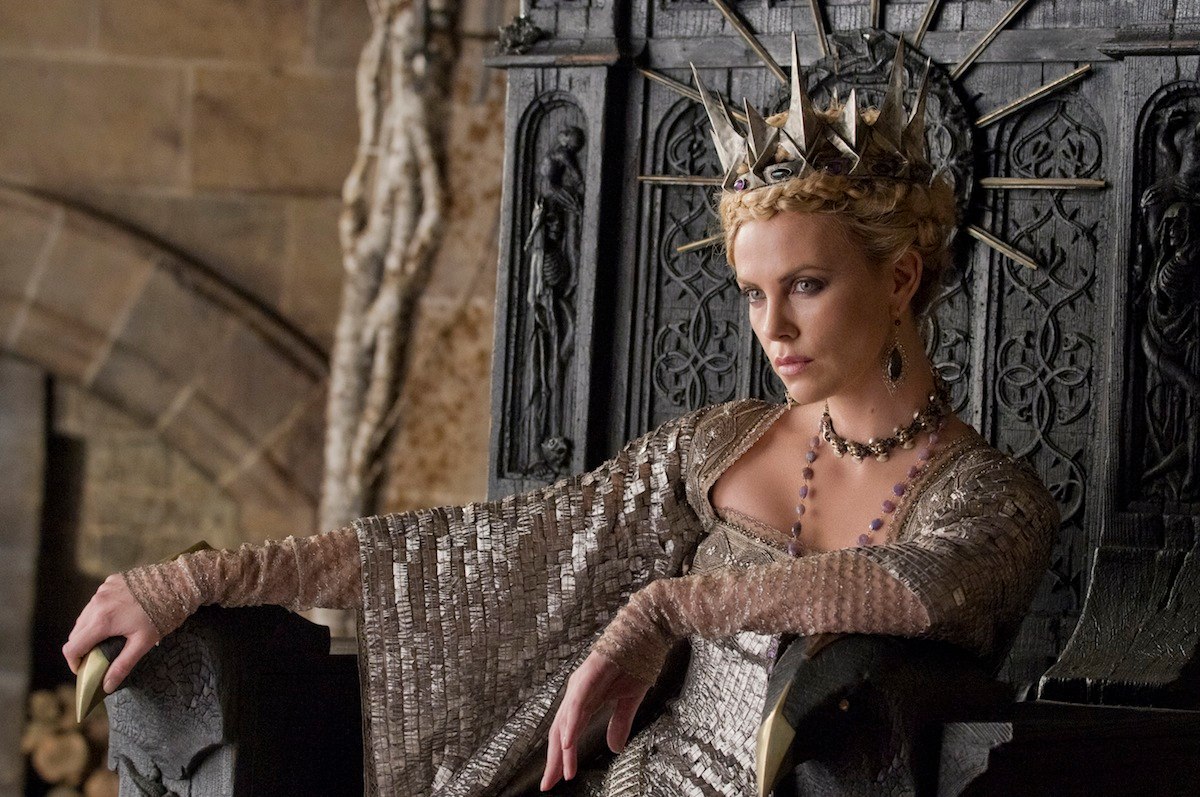 Blanche neige chasseur charlize theron